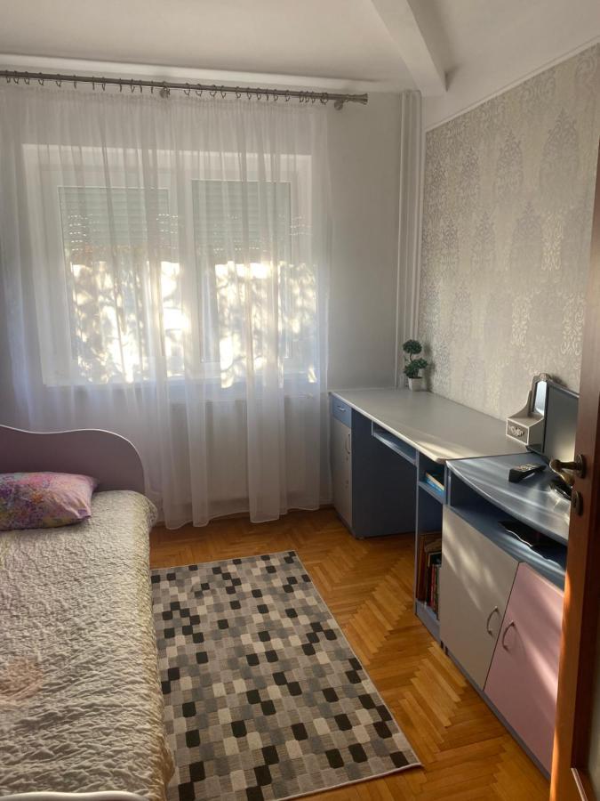 Apartament Regim Hotelier Oradea Bagian luar foto